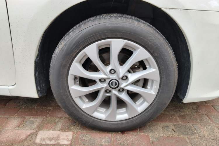 Used Nissan Sylphy 2016 1.6 XL CVT Deluxe Edition Right Front Wheel Hub