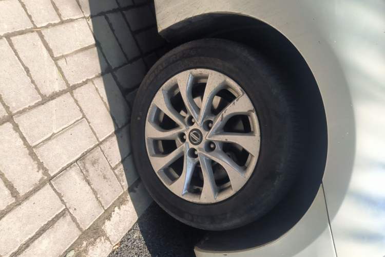 Used Nissan Sylphy 2016 1.6 XL CVT Deluxe Edition Right Front Wheel Hub