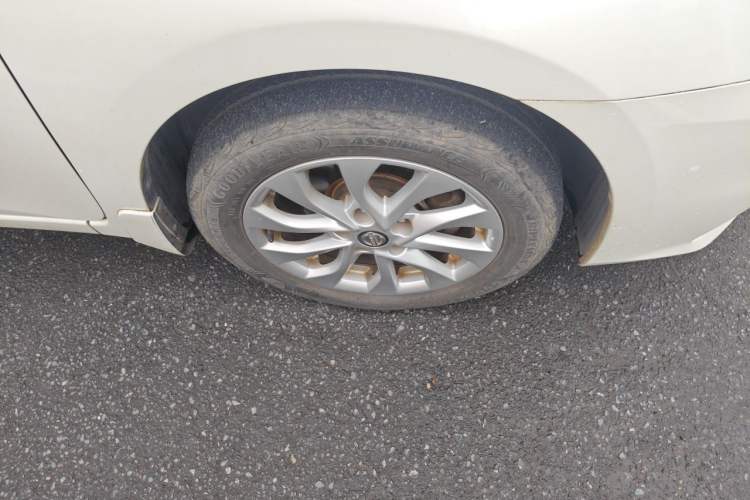 Used Nissan Sylphy 2016 1.6 XL Manual Luxury Edition Right Front Wheel Hub