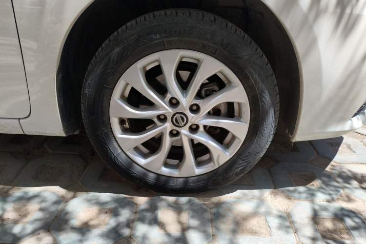 Used Nissan Sylphy 2016 1.6 XL CVT Deluxe Edition Right Front Wheel Hub
