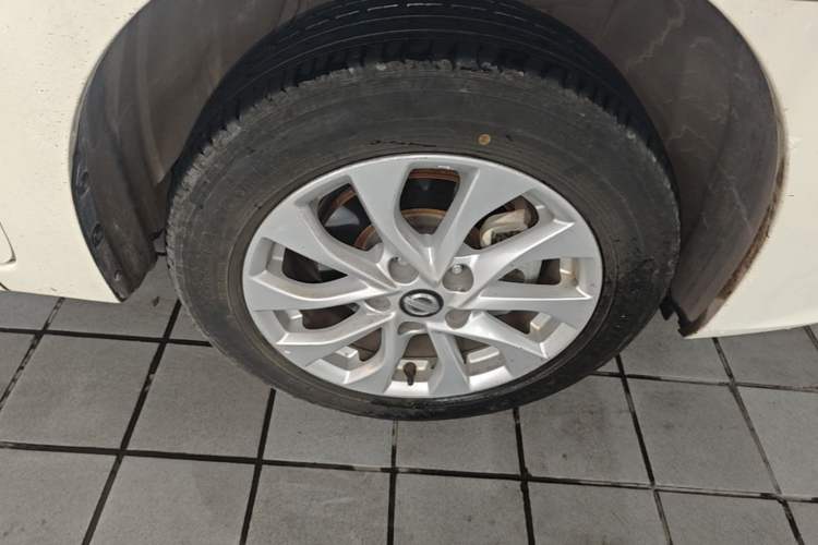 Used Nissan Sylphy 2016 1.6 XL Manual Luxury Edition Right Front Wheel Hub