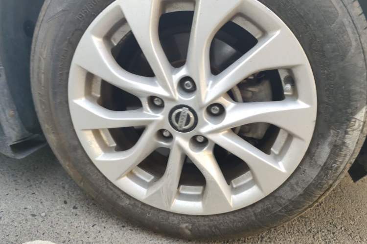 Used Nissan Sylphy 2016 1.6XE Manual Comfort Edition Right Front Wheel Hub