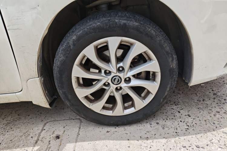 Used Nissan Sylphy 2016 1.6 XL CVT Luxury Edition Right Front Wheel Hub