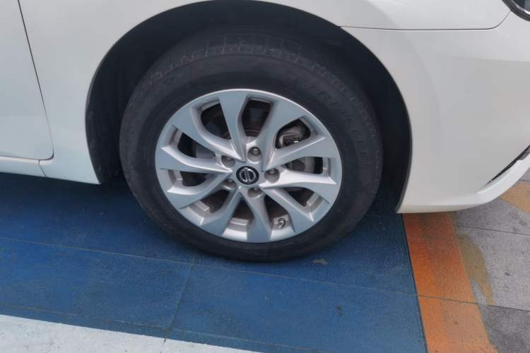Used Nissan Sylphy 2016 1.6 XL CVT Deluxe Edition Right Front Wheel Hub