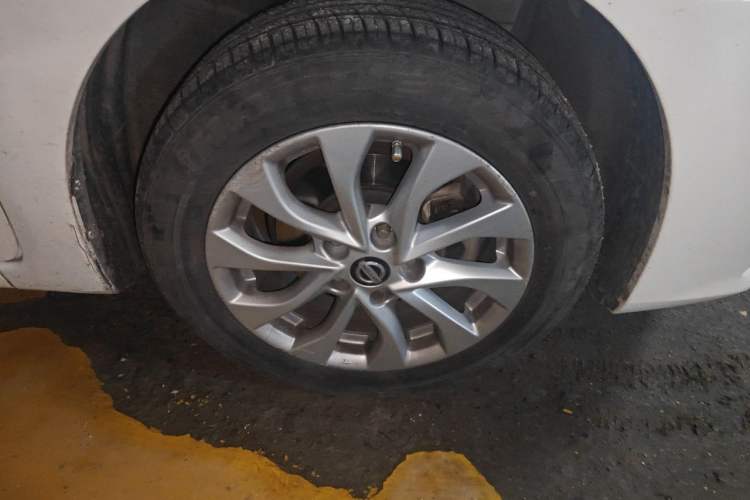 Used Nissan Sylphy 2016 1.6 XL CVT Luxury Edition Right Front Wheel Hub
