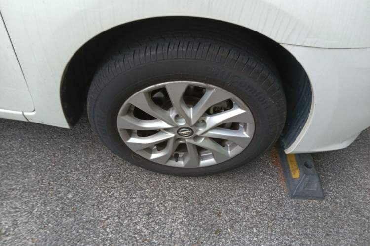 Used Nissan Sylphy 2016 1.6 XL CVT Luxury Edition Right Front Wheel Hub