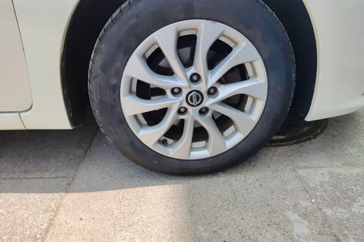 Used Nissan Sylphy 2016 1.6 XL CVT Luxury Edition Right Front Wheel Hub