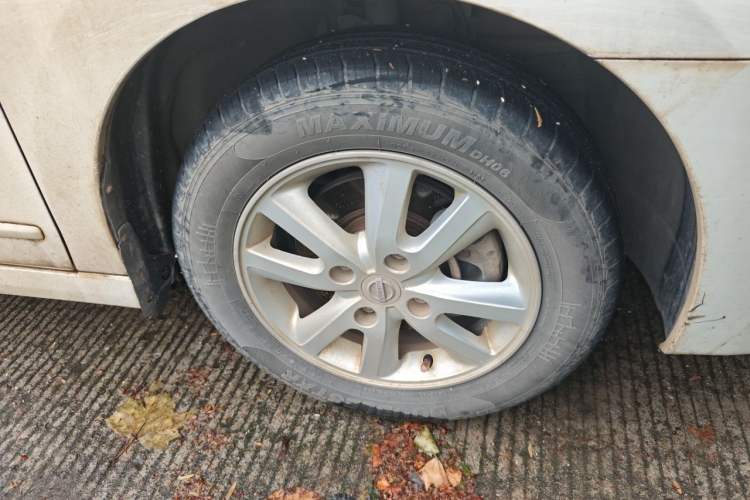 Used Nissan Sylphy 2016 Classic 1.6XE Manual Comfort Edition Right Front Wheel Hub