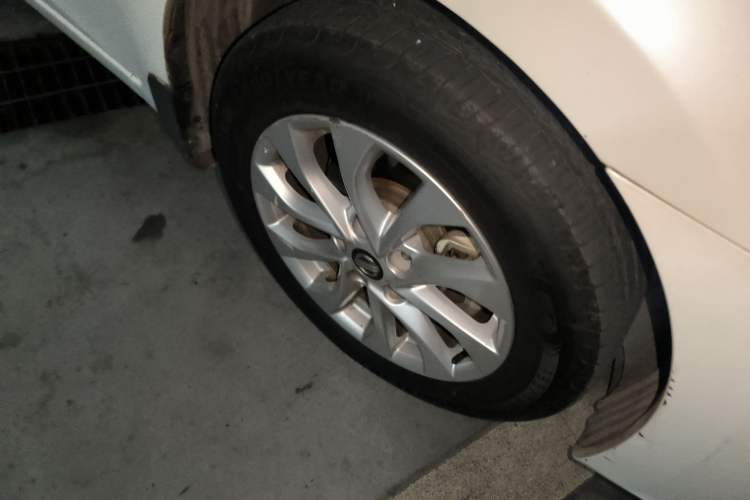 Used Nissan Sylphy 2016 1.6 XL CVT Deluxe Edition Right Front Wheel Hub