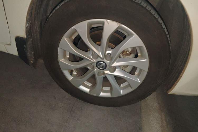 Used Nissan Sylphy 2016 1.6 XL CVT Luxury Edition Right Front Wheel Hub