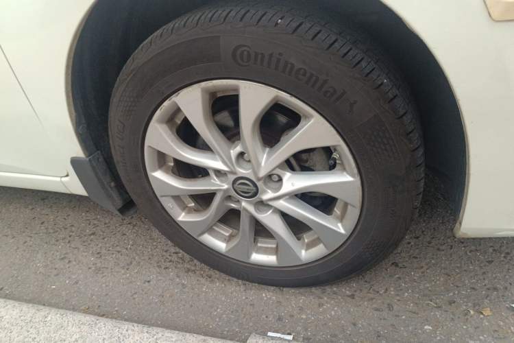 Used Nissan Sylphy 2016 1.6 XL CVT Deluxe Edition Right Front Wheel Hub