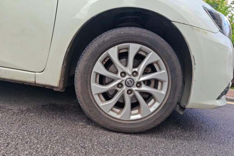 Used Nissan Sylphy 2016 1.6 XL CVT Luxury Edition Right Front Wheel Hub