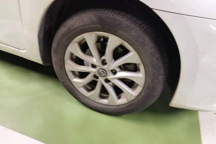 Used Nissan Sylphy 2016 1.6 XL CVT Deluxe Edition Right Front Wheel Hub