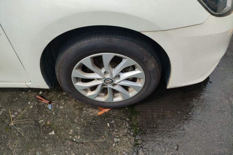 Used Nissan Sylphy 2016 1.6 XL CVT Deluxe Edition Right Front Wheel Hub