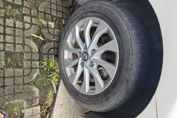 Used Nissan Sylphy 2016 1.6 XL CVT Deluxe Edition Right Front Wheel Hub
