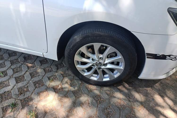 Used Nissan Sylphy 2016 1.6XE CVT Comfort Edition Right Front Wheel Hub