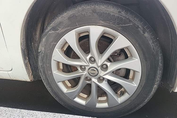 Used Nissan Sylphy 2016 1.6 XL CVT Luxury Edition Right Front Wheel Hub