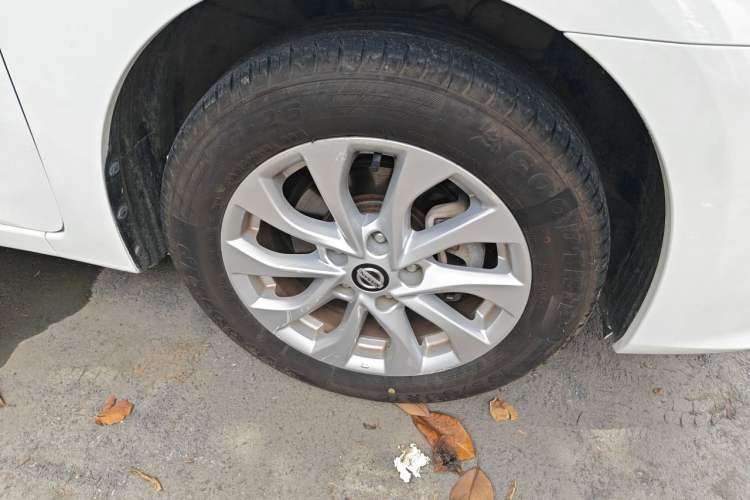 Used Nissan Sylphy 2016 1.6 XL CVT Luxury Edition Right Front Wheel Hub