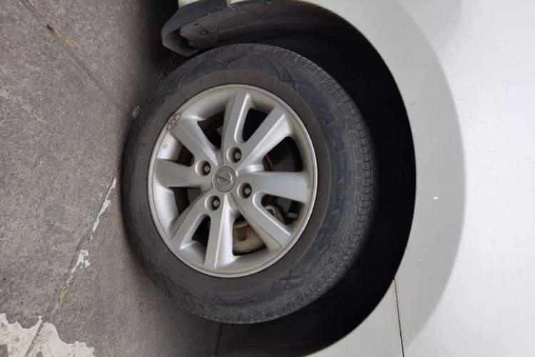 Used Nissan Sylphy 2016 Classic 1.6XE Manual Leading Edition Right Front Wheel Hub