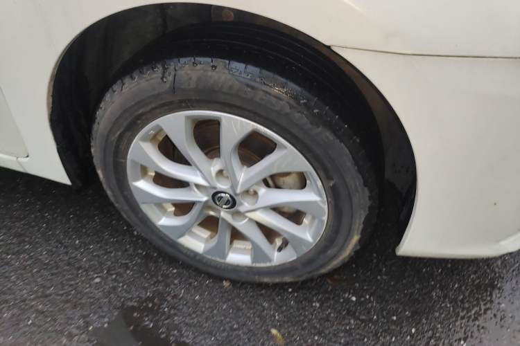 Used Nissan Sylphy 2016 1.6 XL CVT Luxury Edition Right Front Wheel Hub