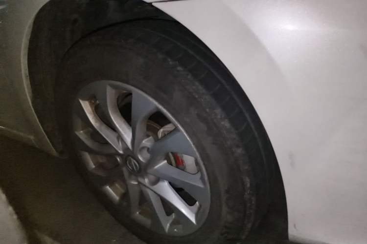 Used Nissan Sylphy 2016 1.6 XL CVT Luxury Edition Right Front Wheel Hub