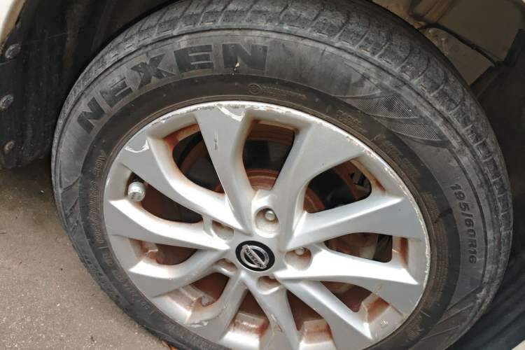 Used Nissan Sylphy 2016 1.6 XL CVT Luxury Edition Right Front Wheel Hub