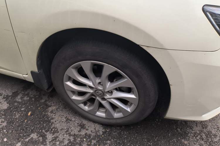 Used Nissan Sylphy 2016 1.6 XL CVT Deluxe Edition Right Front Wheel Hub