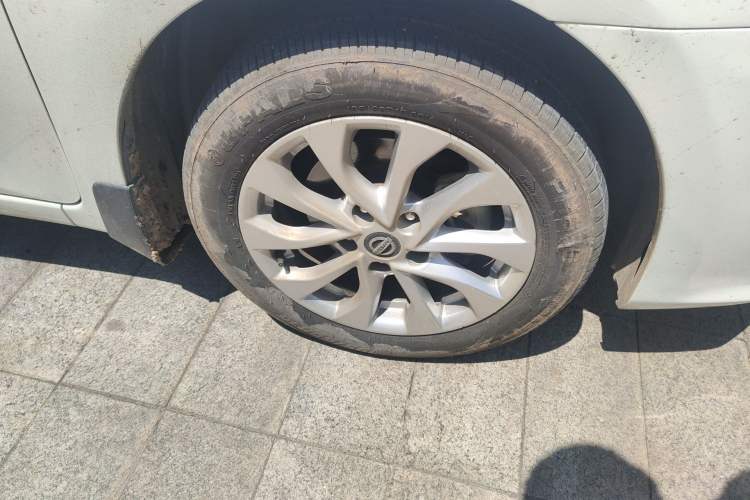 Used Nissan Sylphy 2016 1.6 XL CVT Luxury Edition Right Front Wheel Hub