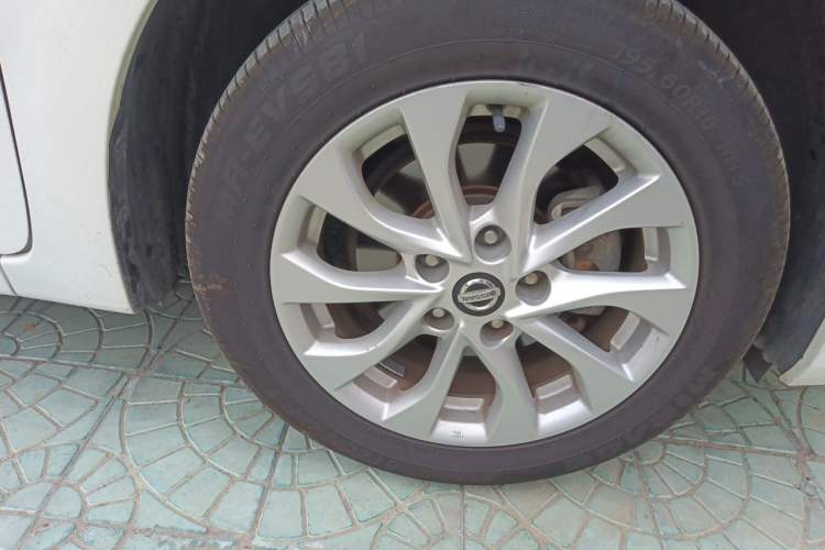 Used Nissan Sylphy 2016 1.6 XL CVT Luxury Edition Right Front Wheel Hub