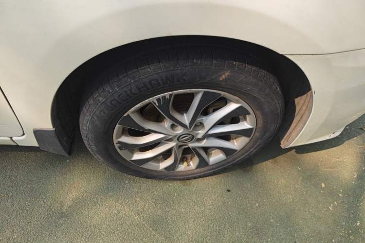 Used Nissan Sylphy 2016 1.6 XL CVT Deluxe Edition Right Front Wheel Hub