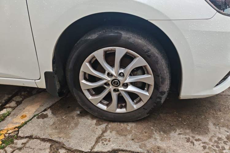 Used Nissan Sylphy 2016 1.6 XL CVT Luxury Edition Right Front Wheel Hub