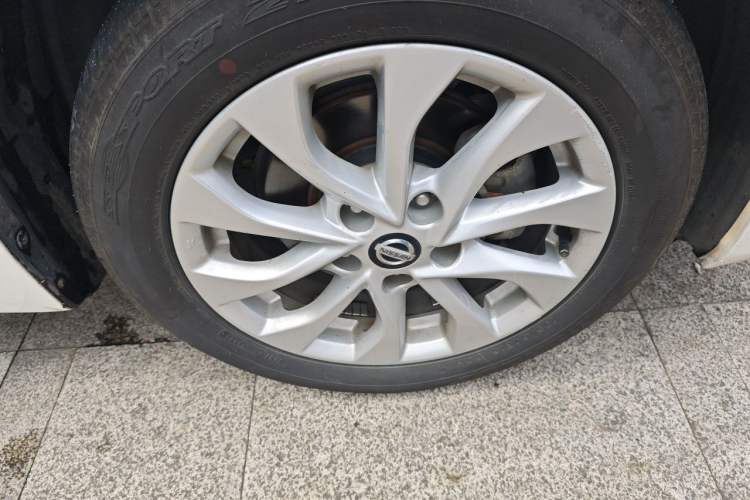 Used Nissan Sylphy 2016 1.6 XL CVT Luxury Edition Right Front Wheel Hub