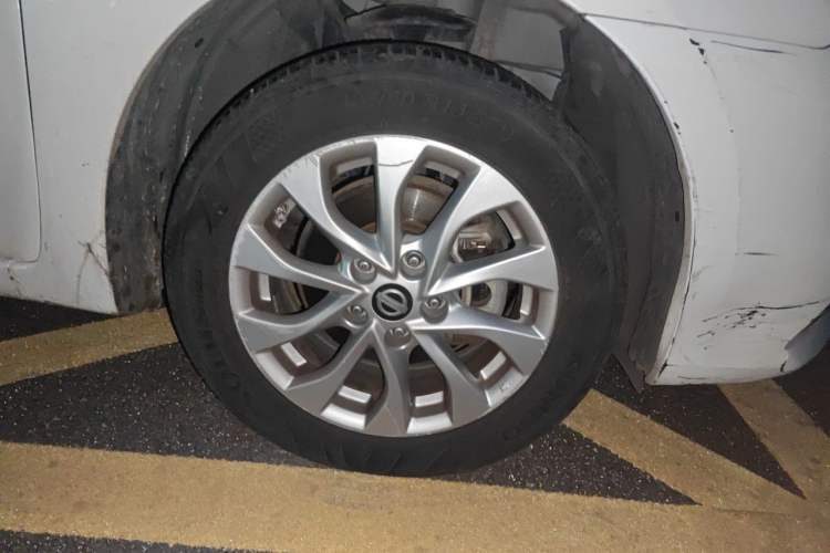 Used Nissan Sylphy 2016 1.6 XL CVT Luxury Edition Right Front Wheel Hub