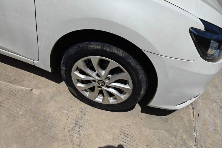 Used Nissan Sylphy 2016 1.6 XL CVT Deluxe Edition Right Front Wheel Hub