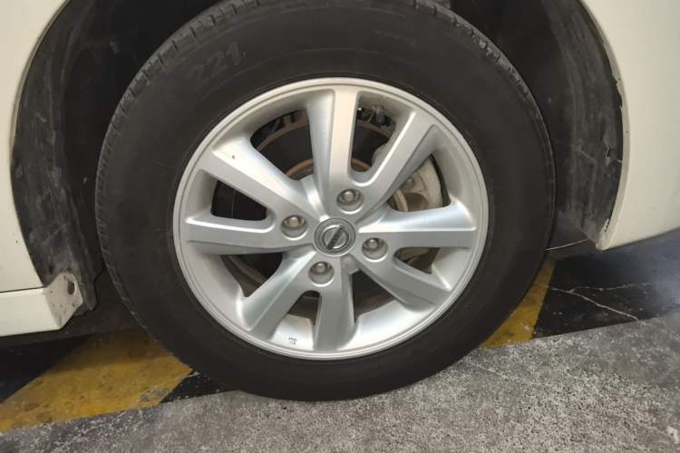 Used Nissan Sylphy 2016 Classic 1.6XE Manual Leading Edition Right Front Wheel Hub