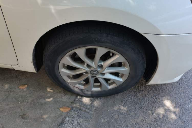 Used Nissan Sylphy 2016 1.6 XL Manual Luxury Edition Right Front Wheel Hub
