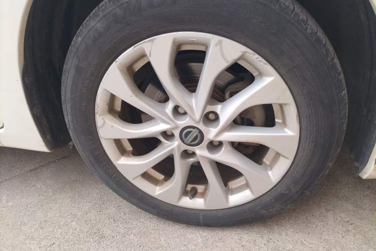 Used Nissan Sylphy 2016 1.6 XL CVT Luxury Edition Right Front Wheel Hub