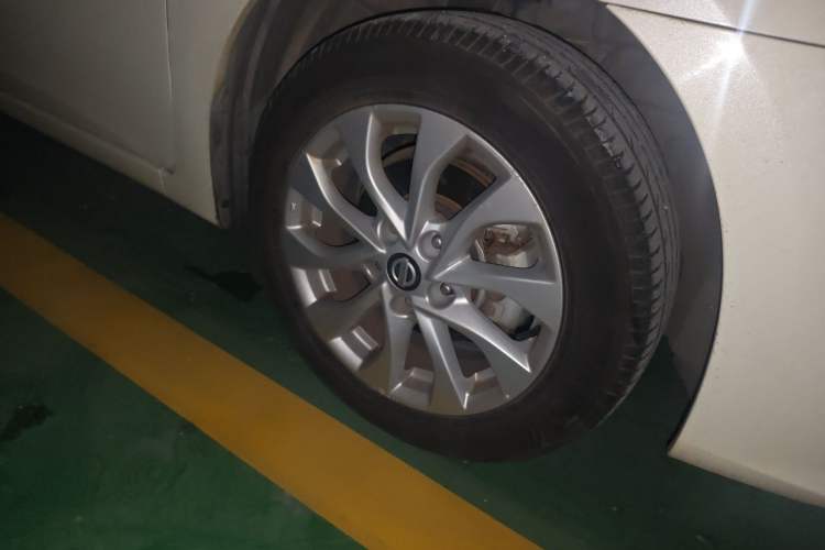 Used Nissan Sylphy 2016 1.6 XL CVT Luxury Edition Right Front Wheel Hub