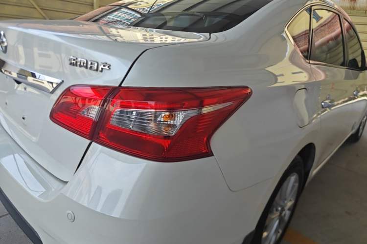 Used Nissan Sylphy 2016 1.6 XL Manual Luxury Edition Right Rear Taillight