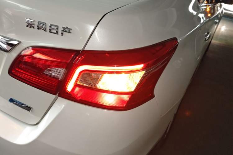 Used Nissan Sylphy 2016 1.6XV CVT Smart Enjoyment Version Right Rear Taillight