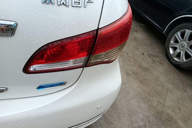Used Nissan Sylphy 2016 Classic 1.6XE Manual Comfort Edition Right Rear Taillight