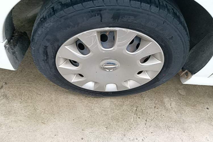Used Nissan Sylphy 2016 Classic 1.6XE Manual Comfort Edition Right Rear Wheel Hub