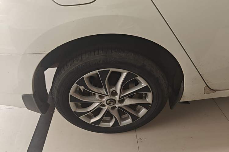Used Nissan Sylphy 2016 1.6 XL CVT Luxury Edition Right Rear Wheel Hub