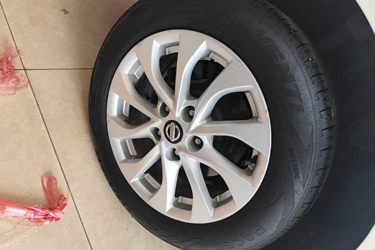 Used Nissan Sylphy 2016 1.6XE CVT Comfort Edition Right Rear Wheel Hub
