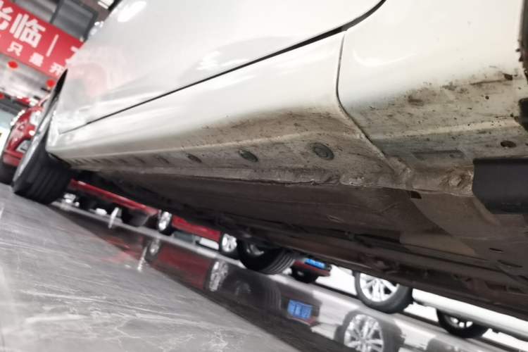 Used Nissan Sylphy 2016 1.6 XL CVT Deluxe Edition Right Side Sill