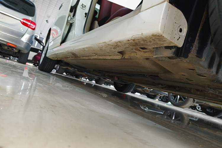 Used Nissan Sylphy 2016 Classic 1.6XE Manual Leading Edition Right Side Sill
