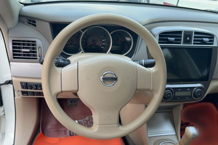 Used Nissan Sylphy 2016 Classic 1.6XE Manual Leading Edition Steering Wheel