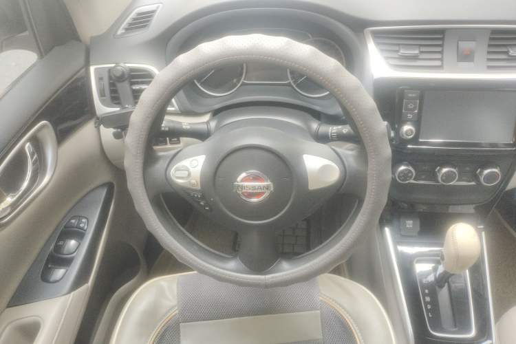 Used Nissan Sylphy 2016 1.6XV CVT Smart Enjoyment Version Steering Wheel