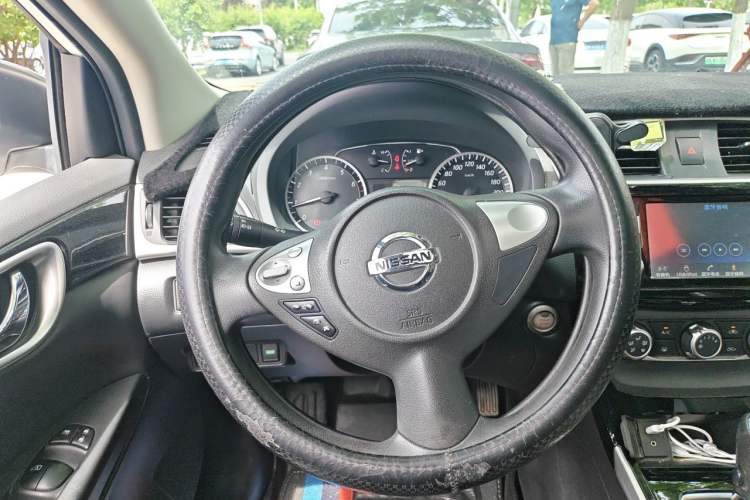 Used Nissan Sylphy 2016 1.6XV CVT Smart Enjoyment Version Steering Wheel