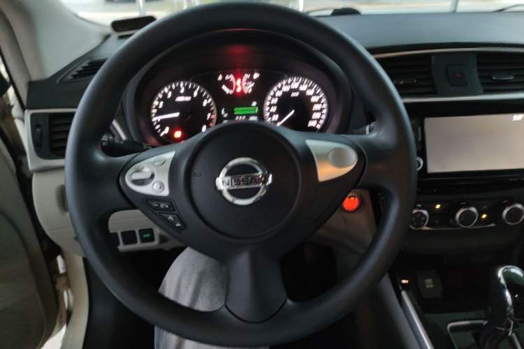 Used Nissan Sylphy 2016 1.6XV CVT Smart Enjoyment Version Steering Wheel
